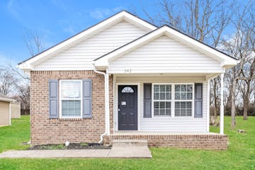 242 N BLAKEMORE AVE GALLATIN, TN 37066